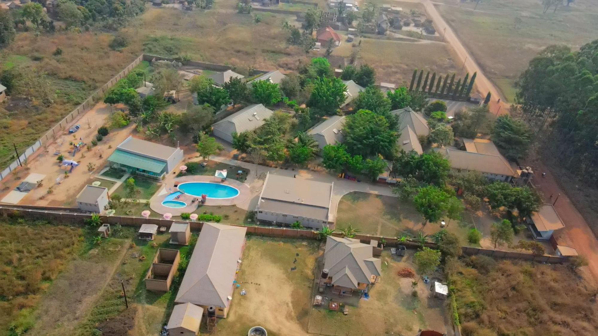 Lavic Country Resort Adjumani ภายนอก รูปภาพ